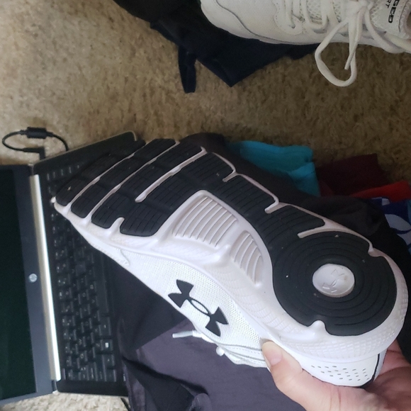 Under Armour shoes size 8 - Picture 2 of 2